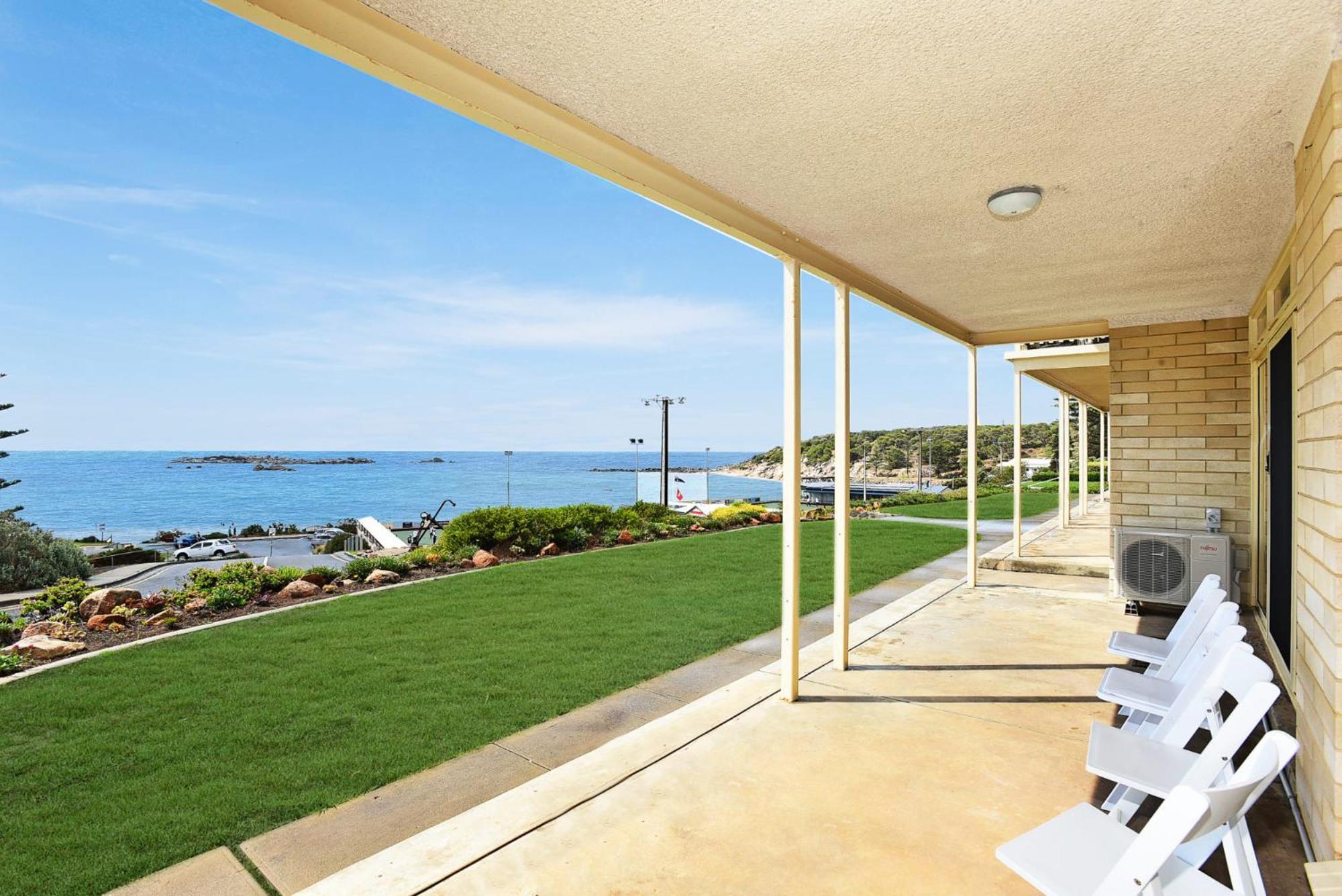 Dolphins Beachfront Apartment No 4 Port Elliot Ngoại thất bức ảnh